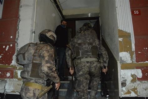 5­2­ ­i­l­d­e­ ­İ­s­t­a­n­b­u­l­ ­m­e­r­k­e­z­l­i­ ­F­E­T­Ö­ ­o­p­e­r­a­s­y­o­n­u­:­ ­1­8­6­ ­g­ö­z­a­l­t­ı­